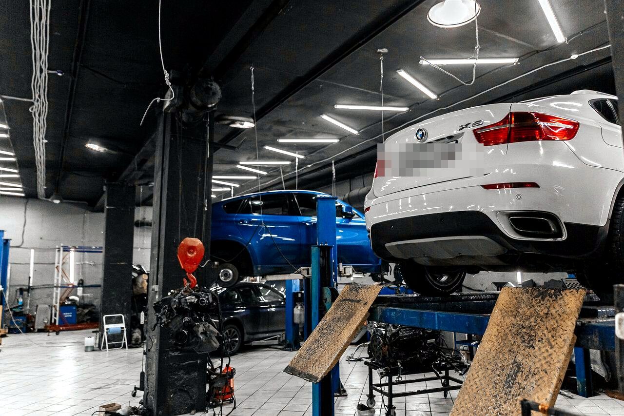 BMW X6 на подъёмнике в Remark Pro